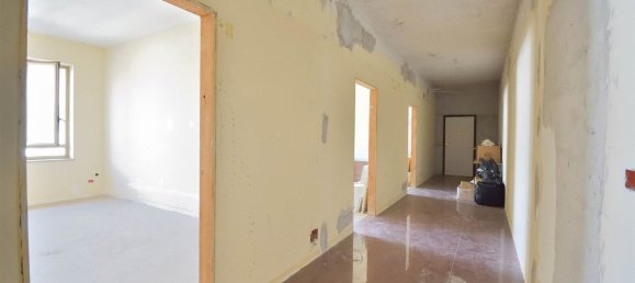 140m² Office in Ariccia, Italy No. 276051 9