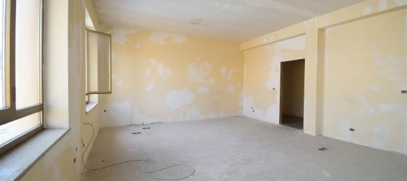 140m² Office in Ariccia, Italy No. 276051 2