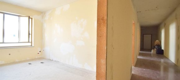 140m² Office in Ariccia, Italy No. 276051 8