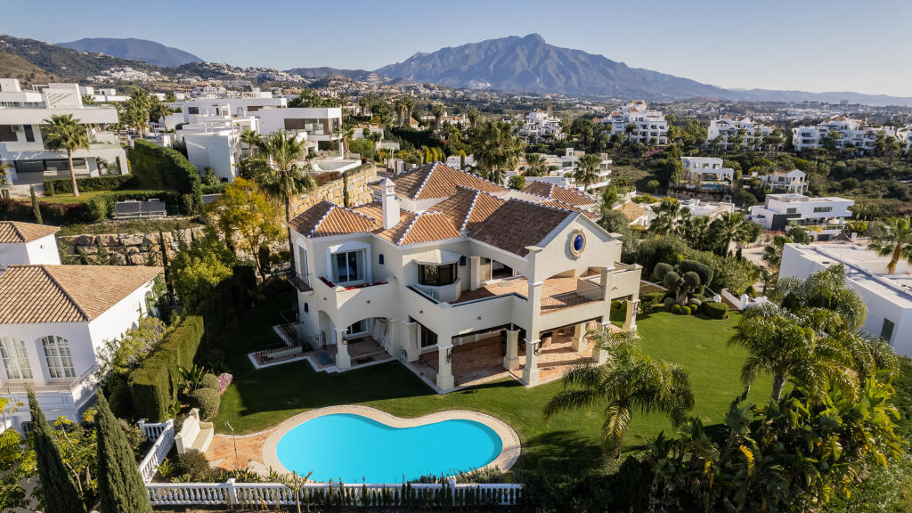 5 Schlafzimmer Villa in Benahavis, Spain, Nr. 92599