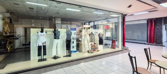 72m² Commercial property in Piacenza, Italy No. 308769 7