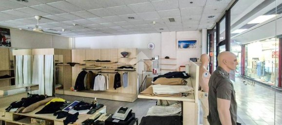 72m² Commercial property in Piacenza, Italy No. 308769 15