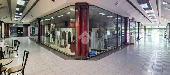 72m² Commercial property in Piacenza, Italy No. 308769 13