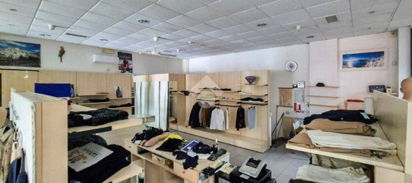 72m² Commercial property in Piacenza, Italy No. 308769 11