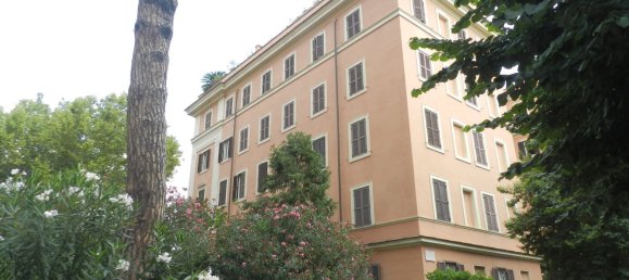 Квартира с 3 комнатами в Рим, Италия № 190716 8