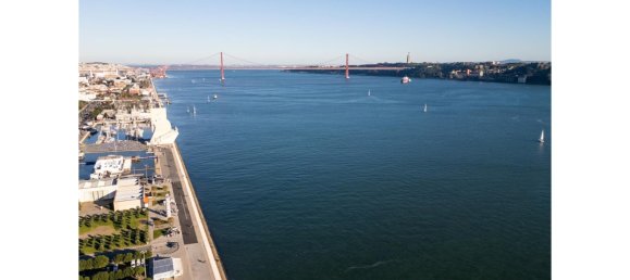 3 bedrooms Apartment in Lisbon, Portugal No. 115682 4