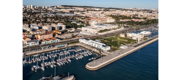 3 bedrooms Apartment in Lisbon, Portugal No. 115682 2