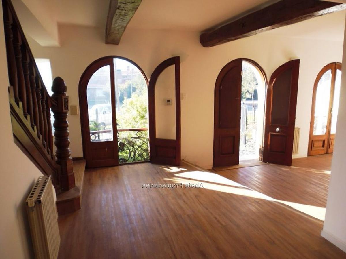 3 bedrooms House in Montevideo, Uruguay No. 11941