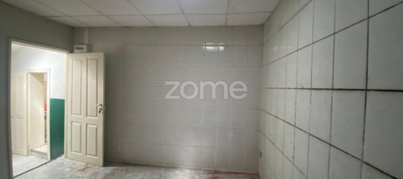 3 bedrooms House in Porto, Portugal No. 13668 10