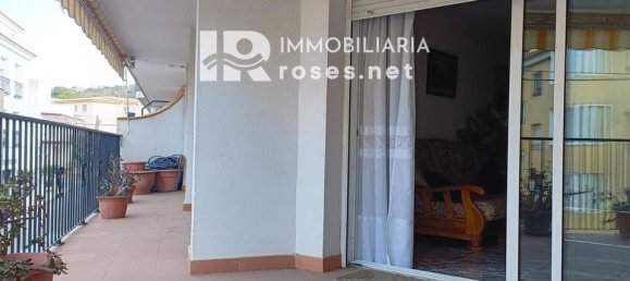 3 bedrooms Apartment in Llanca, Spain No. 179093 2