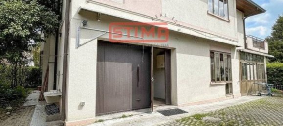 6 bedrooms Villa in Treviso, Italy No. 328415 2