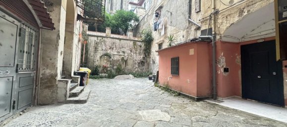 2-Zimmer Wohnung in Naples, Italy, Nr. 275900 5