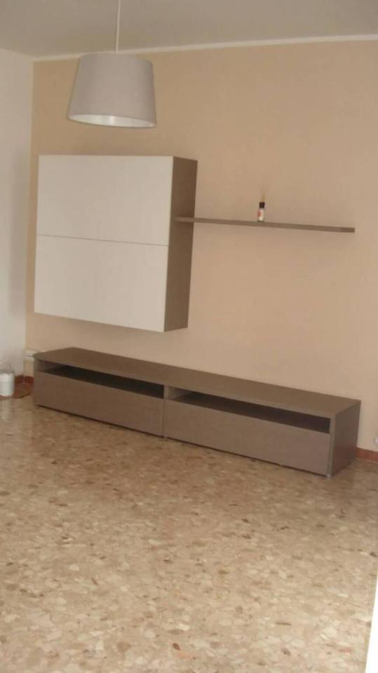 Квартира с 5 комнатами в Порденоне, Италия № 37023