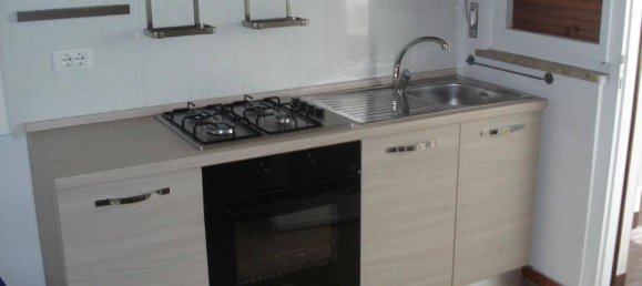 Квартира с 5 комнатами в Порденоне, Италия № 37023 16