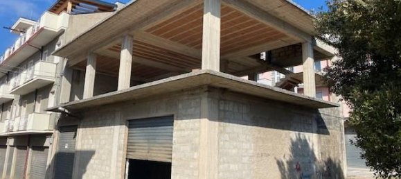 5-salle Appartement à San Nicandro Garganico, Italy No. 92427 4