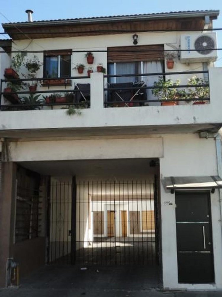 3 bedrooms House in Vicente Lopez, Argentina No. 12539