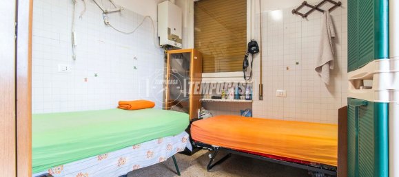 Apartamento de 2 dormitorios en Garbagnate Milanese, Italy No. 360496 15