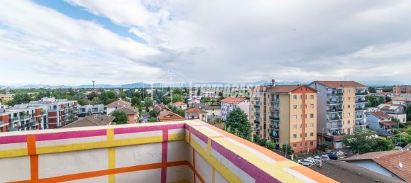 Apartamento de 2 dormitorios en Garbagnate Milanese, Italy No. 360496 3