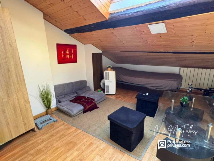 Studio in Avignon, France No. 328224