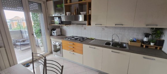 4 bedrooms Apartment in Garbagnate Milanese, Italy No. 364941 6