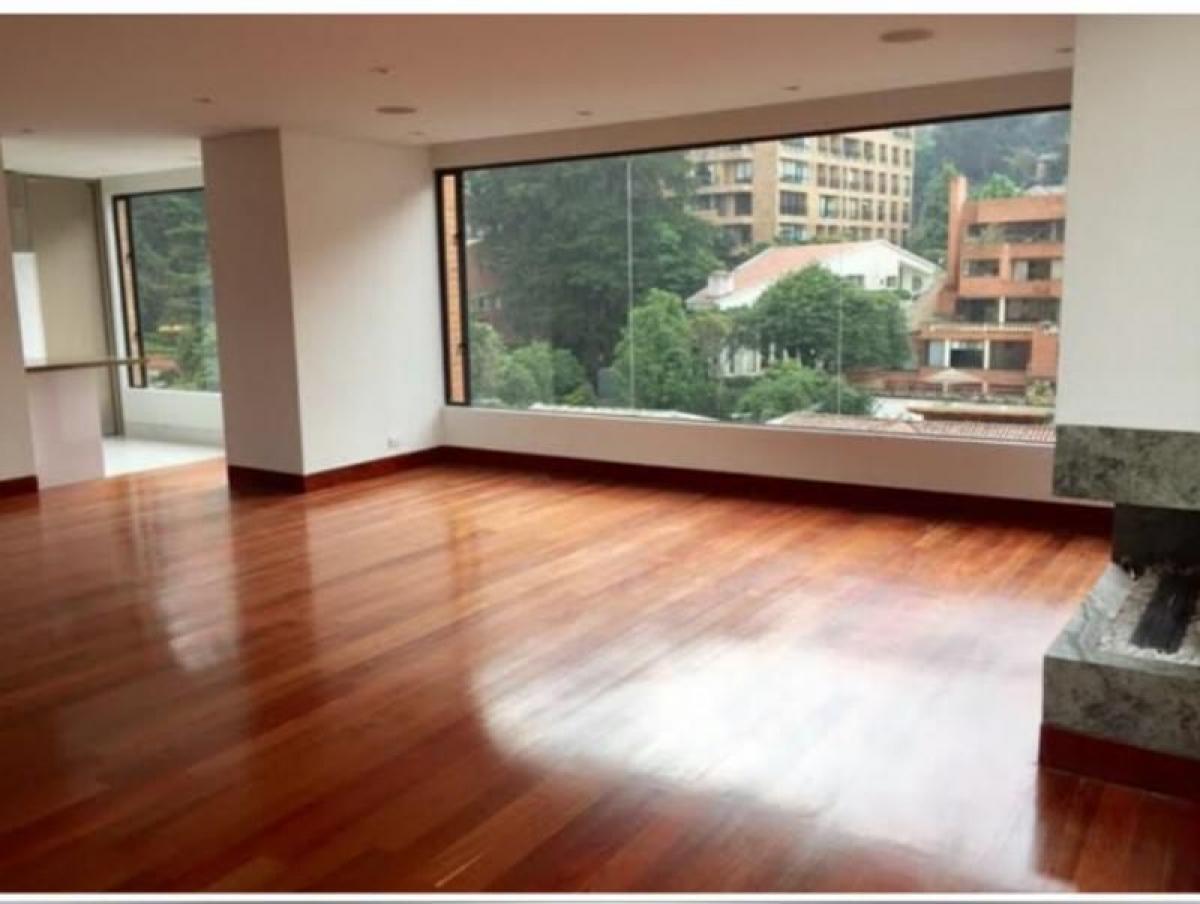 Casa de 3 dormitorios en Bogotá, Colombia No. 13409