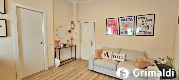 1 bedroom Apartment in Milan, Italy No. 299070 2