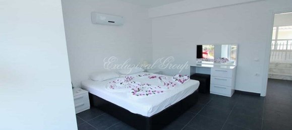 Villa de 4+1 en Fethiye, Turkey No. 28840 8