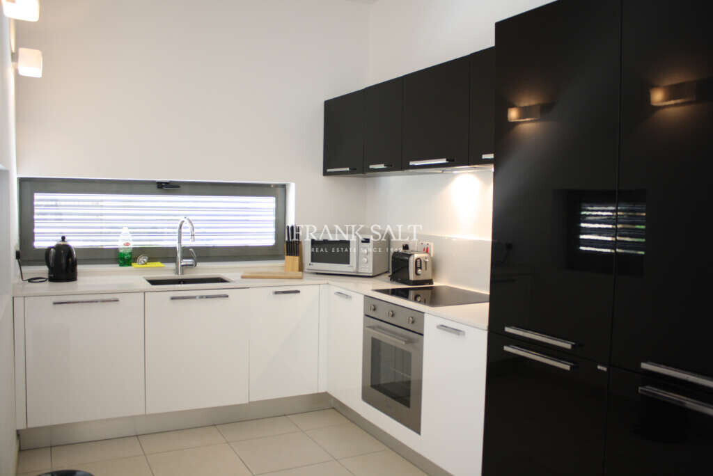 Квартира с 1 спальней в Сент-Джулианс, Мальта № 8985