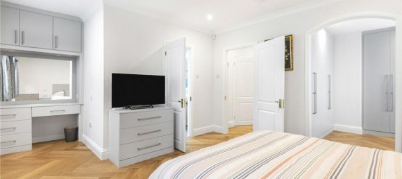 3 bedrooms Bungalow in London, United Kingdom No. 6685 17