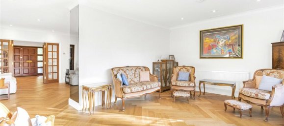 3 bedrooms Bungalow in London, United Kingdom No. 6685 9