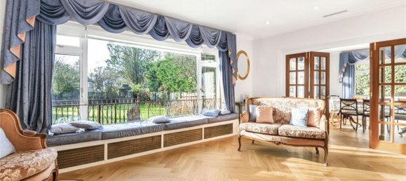 3 bedrooms Bungalow in London, United Kingdom No. 6685 2