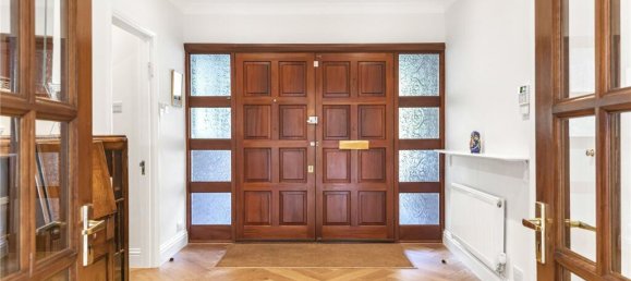 3 bedrooms Bungalow in London, United Kingdom No. 6685 5