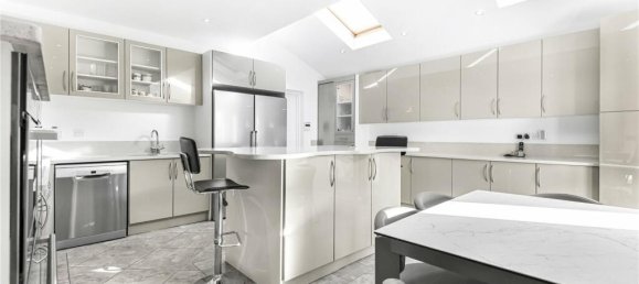 3 bedrooms Bungalow in London, United Kingdom No. 6685 10