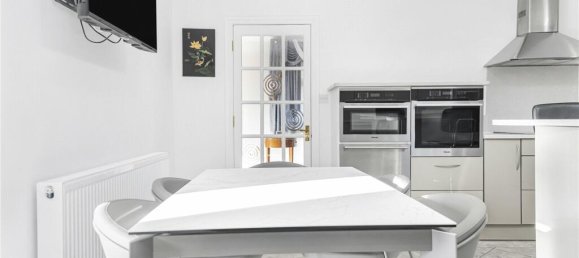 3 bedrooms Bungalow in London, United Kingdom No. 6685 13