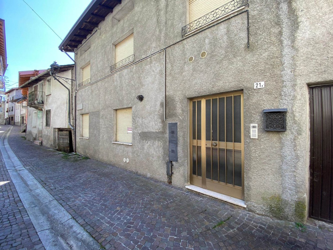 2 bedrooms Apartment in Brescia, Italy No. 277772