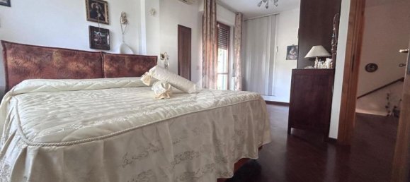 4 bedrooms House in Sarzana, Italy No. 343297 6