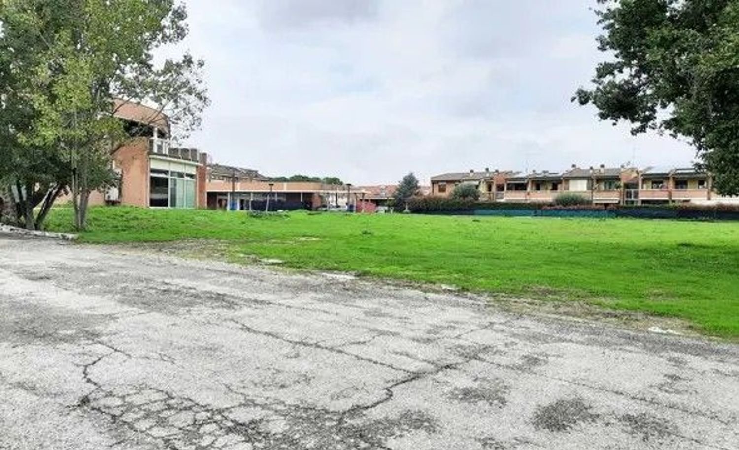 1744m² Land in Macerata, Italy No. 100196