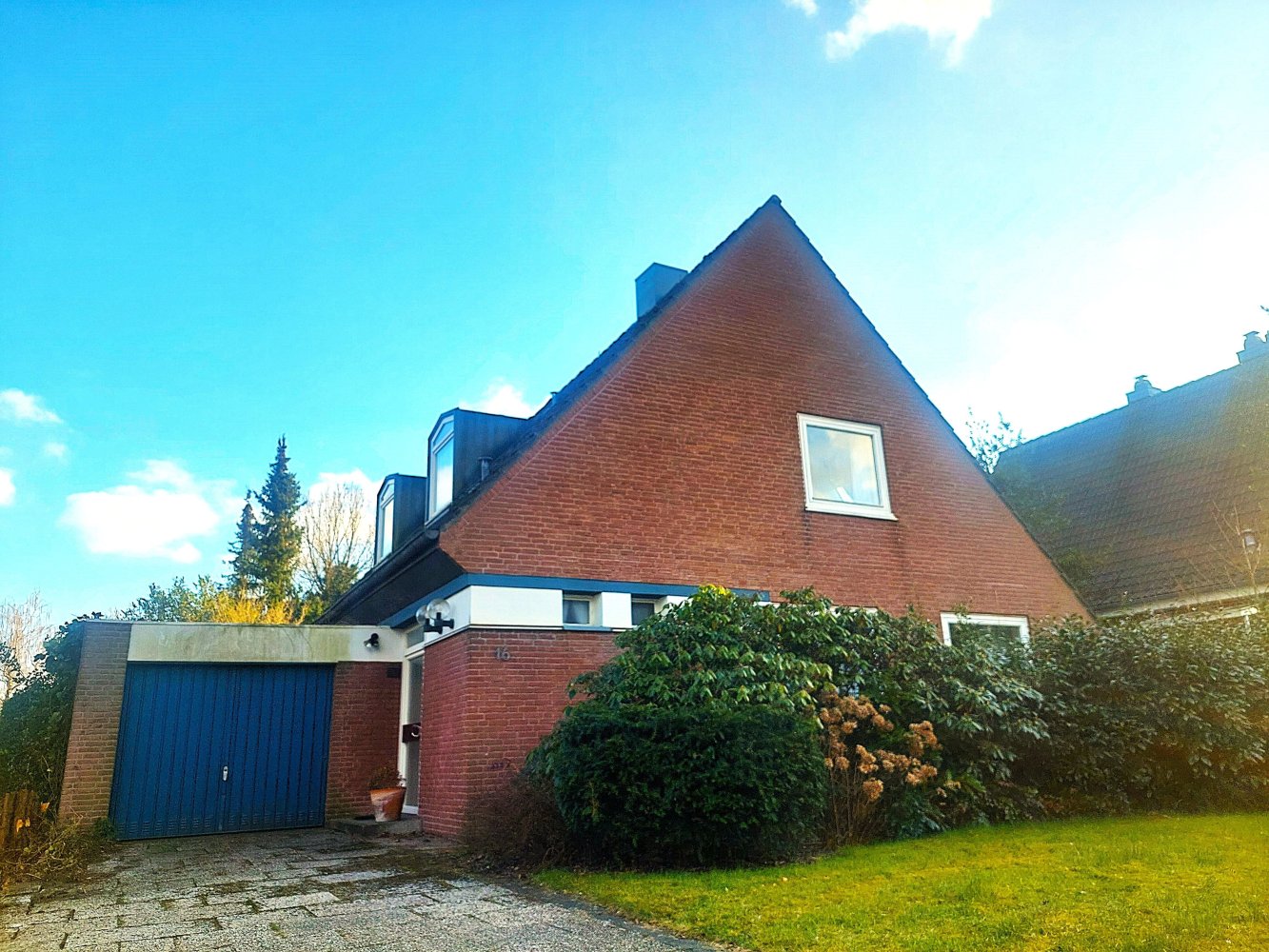 Дом с 4 комнатами в Ноймюнстер, Германия № 77447