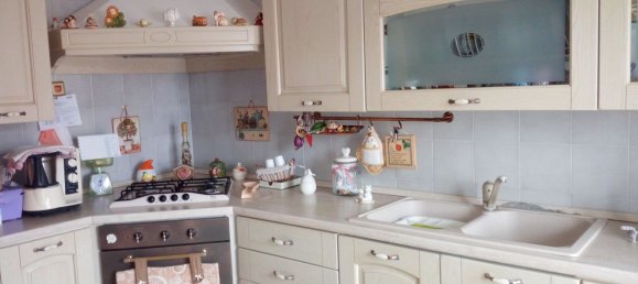 4 rooms Apartment in Taranto, Italy No. 78595 4