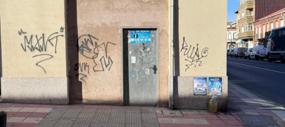 174m² Commercial property in San Andres del Rabanedo, Spain No. 80069 3