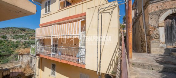 3غرفة شقة في Scaletta Zanclea, Italy رقم 275063 3