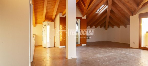 2 rooms Apartment in Pozzo d'Adda, Italy No. 37269 5