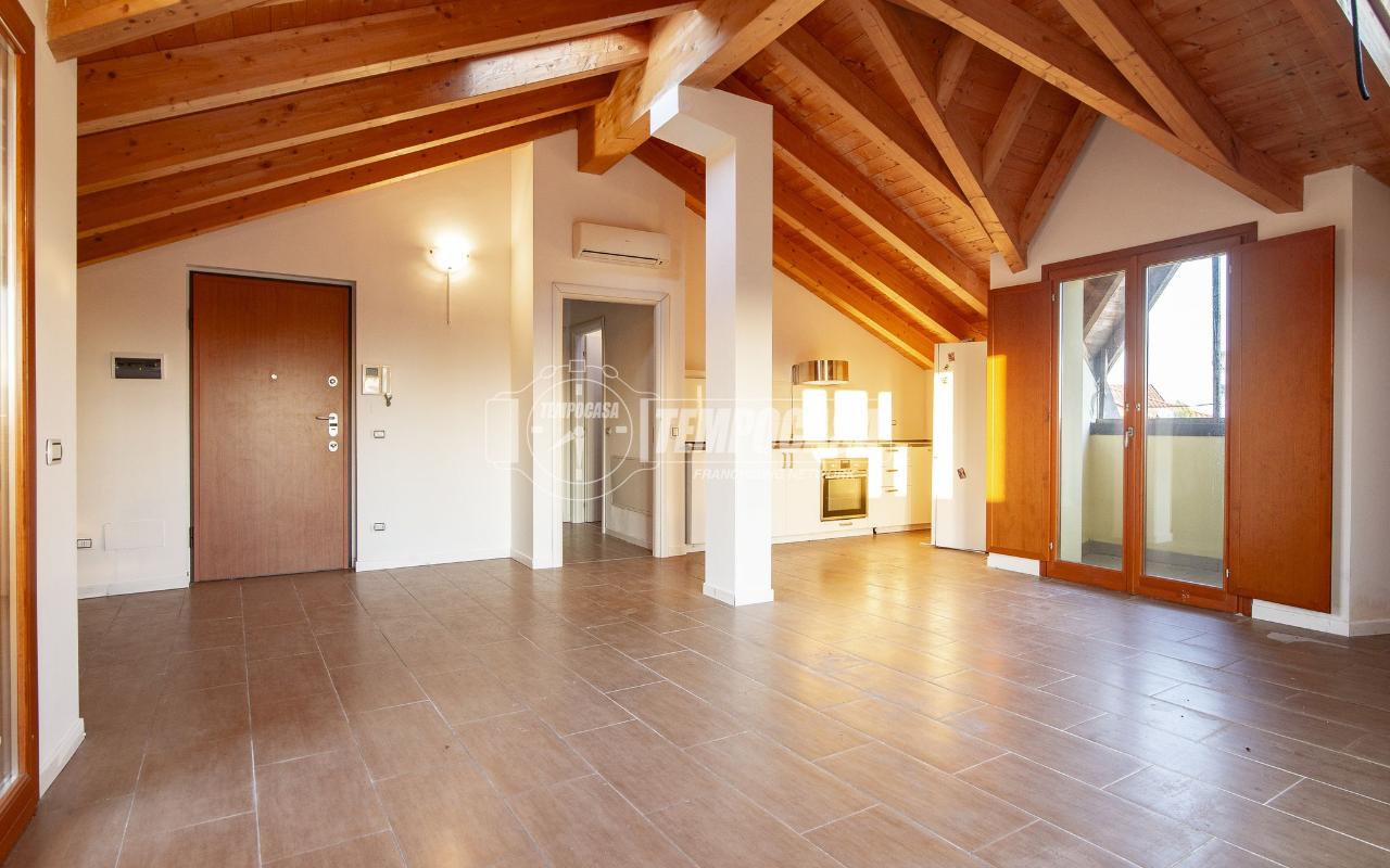 2 rooms Apartment in Pozzo d'Adda, Italy No. 37269