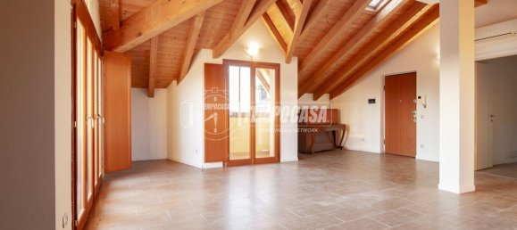 2 rooms Apartment in Pozzo d'Adda, Italy No. 37269 2
