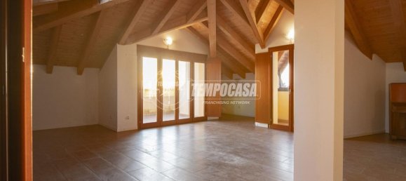 2 rooms Apartment in Pozzo d'Adda, Italy No. 37269 10