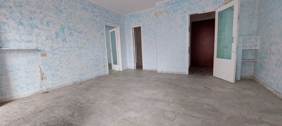 65m² Office in Foggia, Italy No. 260955 11