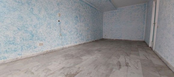 65m² Office in Foggia, Italy No. 260955 12