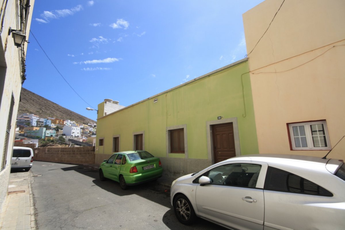 6 bedrooms Townhouse in Galdar, Spain No. 64717