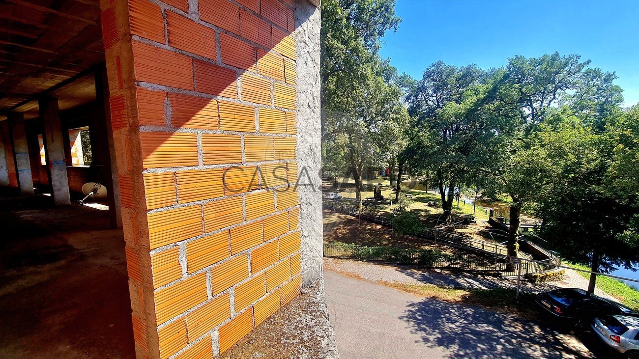 110m² Building in Salto, Portugal No. 221862