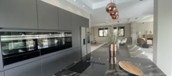 7 bedrooms Villa in Marbella, Spain No. 29871 8